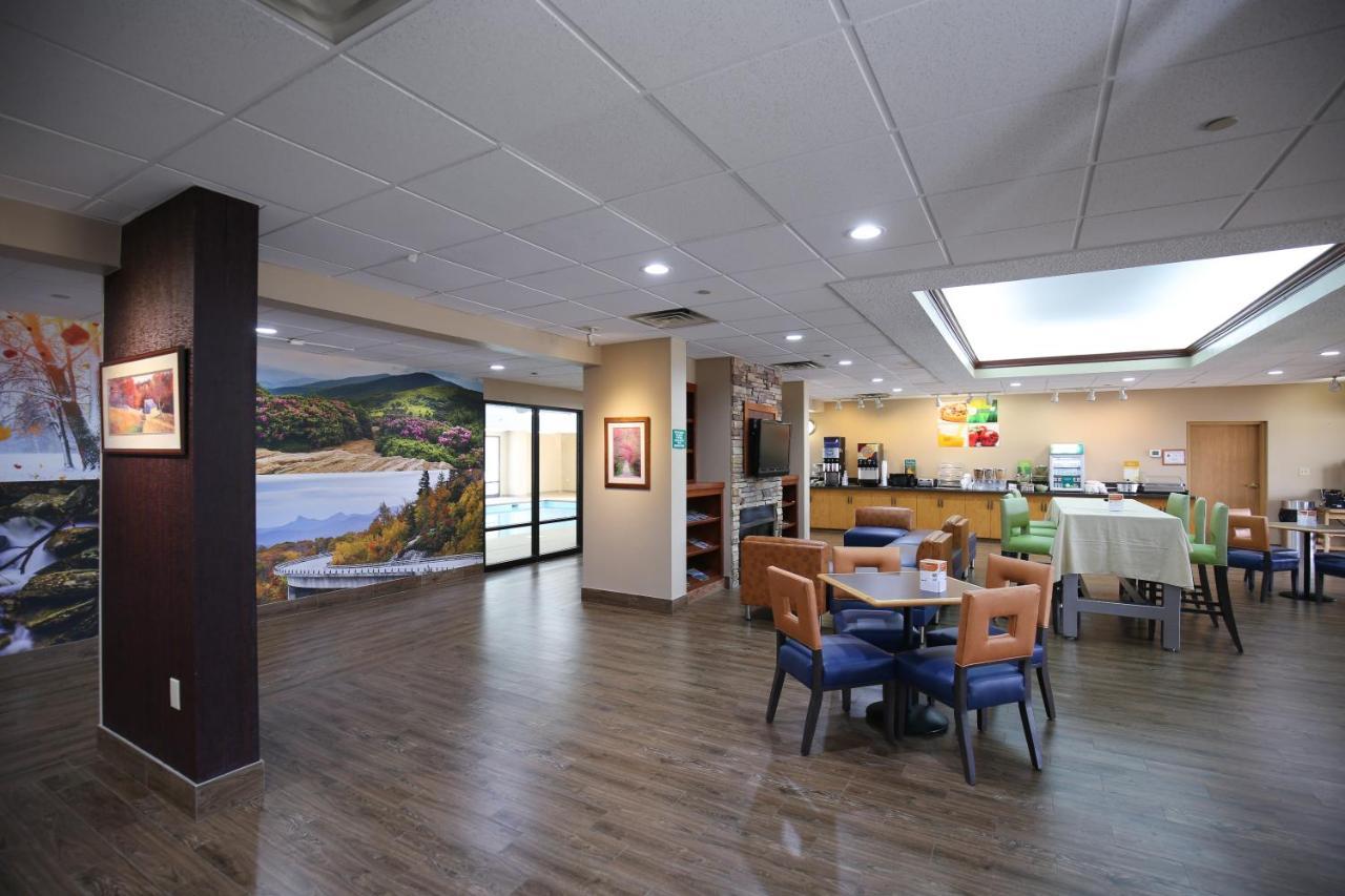 Quality Inn & Suites Boone - University Area Exterior foto